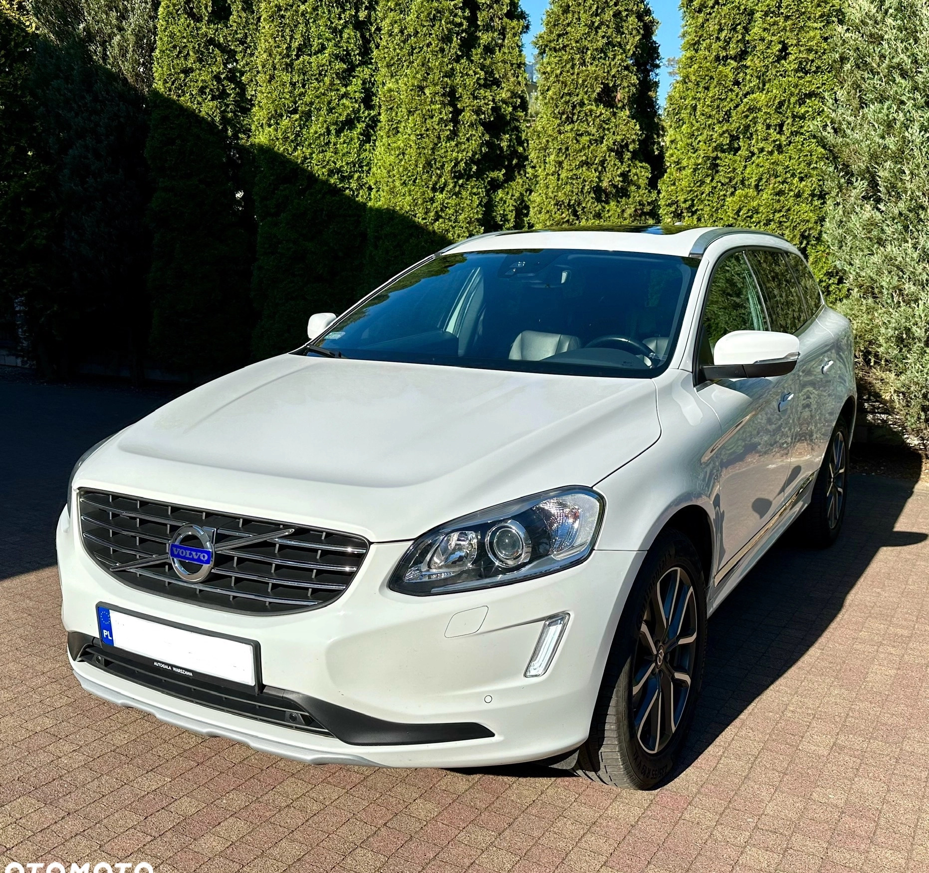 Volvo XC 60 cena 125000 przebieg: 159900, rok produkcji 2017 z Warszawa małe 497